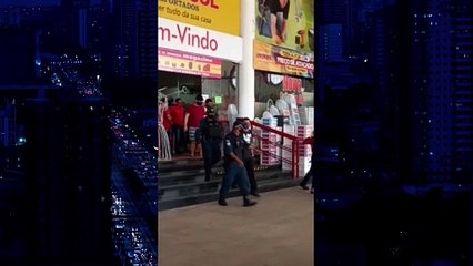 b'Mulher denuncia assdio dentro de loja de variedades em Belm '