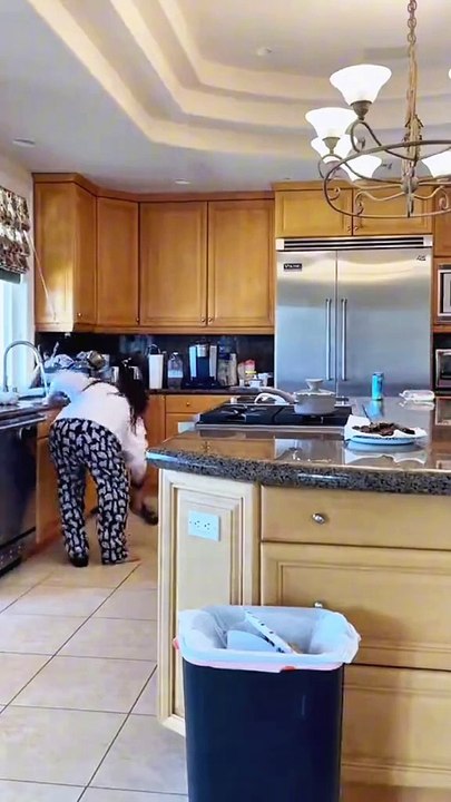 #scareprank #scarecam #scaring #prankvideos #pranks #funny