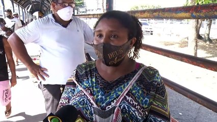 b'Descaso em paradas de nibus da Capital '