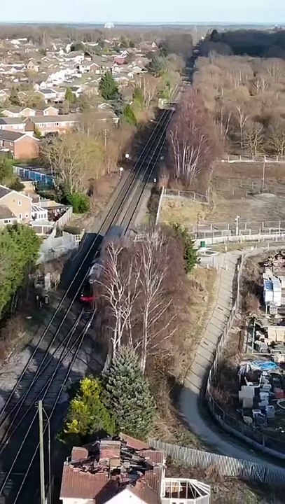 Drone footage captures return of Flying Scotsman to Doncaster