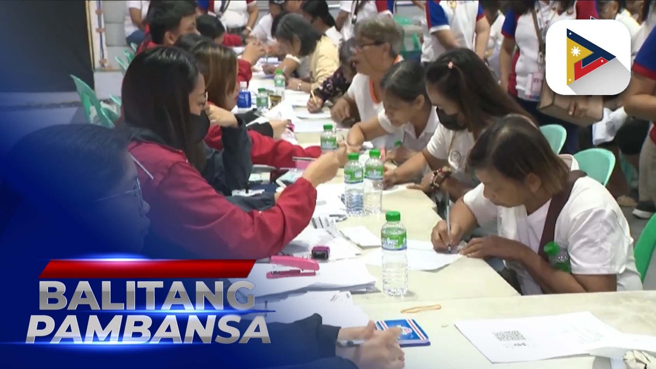 4Ps beneficiaries sa Navotas, nakatanggap ng libreng cellphone mula sa DSWD; 800 dumalo, nakatanggap ng P2,000 sa ilalim ng DSWD-AICS Program