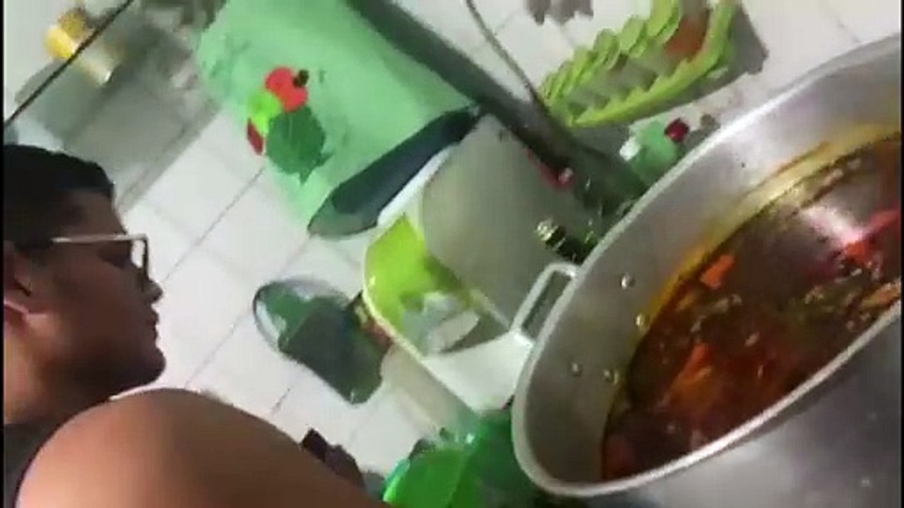 b'Alerta para os cuidados com a alimentao em te...