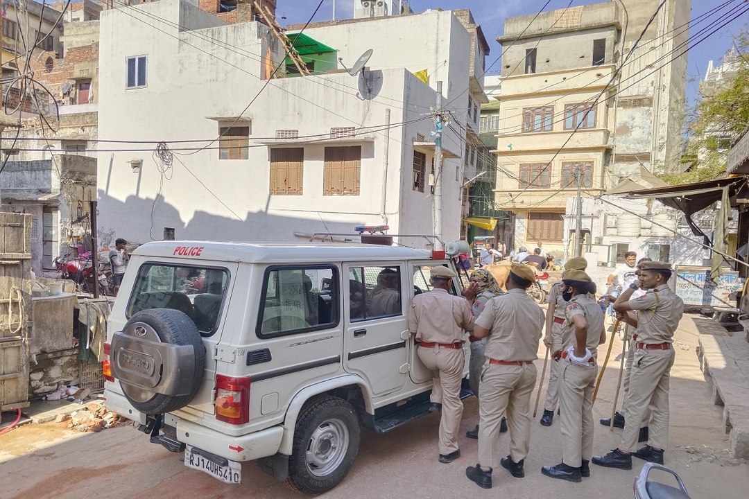 जयपुर में पथराव के बाद हरकत में आई पुलिस, उपद्रवियों की तलाश तेज, देखिए...वीडियो में देखें मौके के हालात