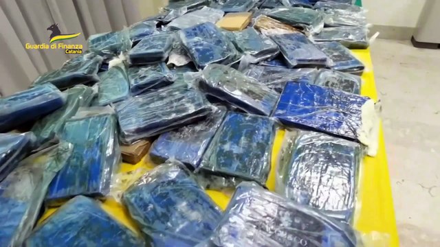 Droga: blitz Catania, dal Sudamerica al porto nascosta in container frutta