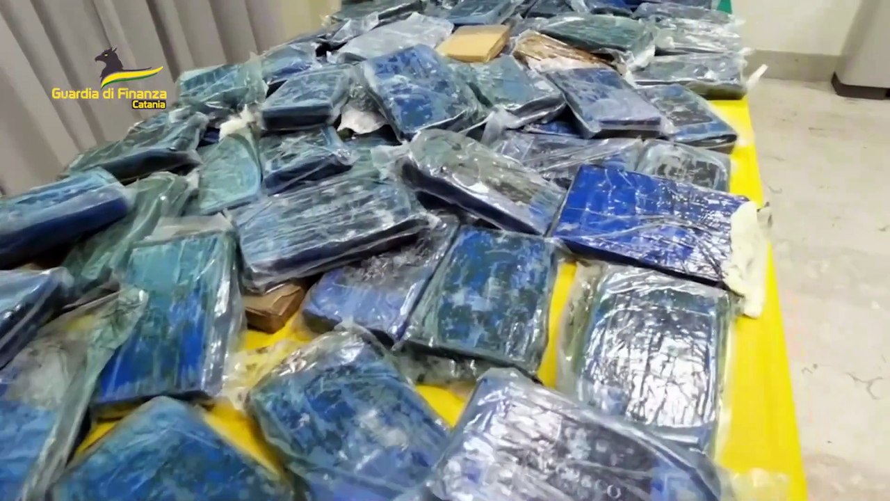 Droga: blitz Catania, dal Sudamerica al porto nascosta in container frutta