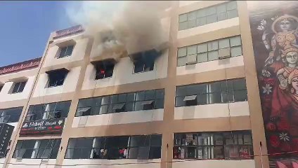 अमानीगंज स्थित त्रिवेणी सदन में लगी आग, फायर बिग्रेड ने पाया काबू