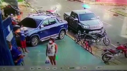 b'Idoso agredido em frente ao supermercado de Paragominas '