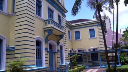 b'Escolas apostam em simulados online '