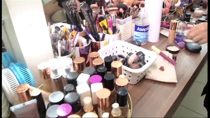 b'Dicas de maquiagem para cair na folia'