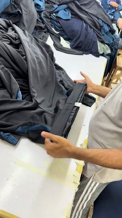 #sweatshirt #sportswears #menswear #sweatsuits #sweatsuit #uk #gymapparel #annafiindustries  #tracksuitmafia #clothingbrands #workout #caps #nike #hoodieseason #streetstyle  #tanktop #manufacturer #brand #jacket #fashionwear #tees #clothingline