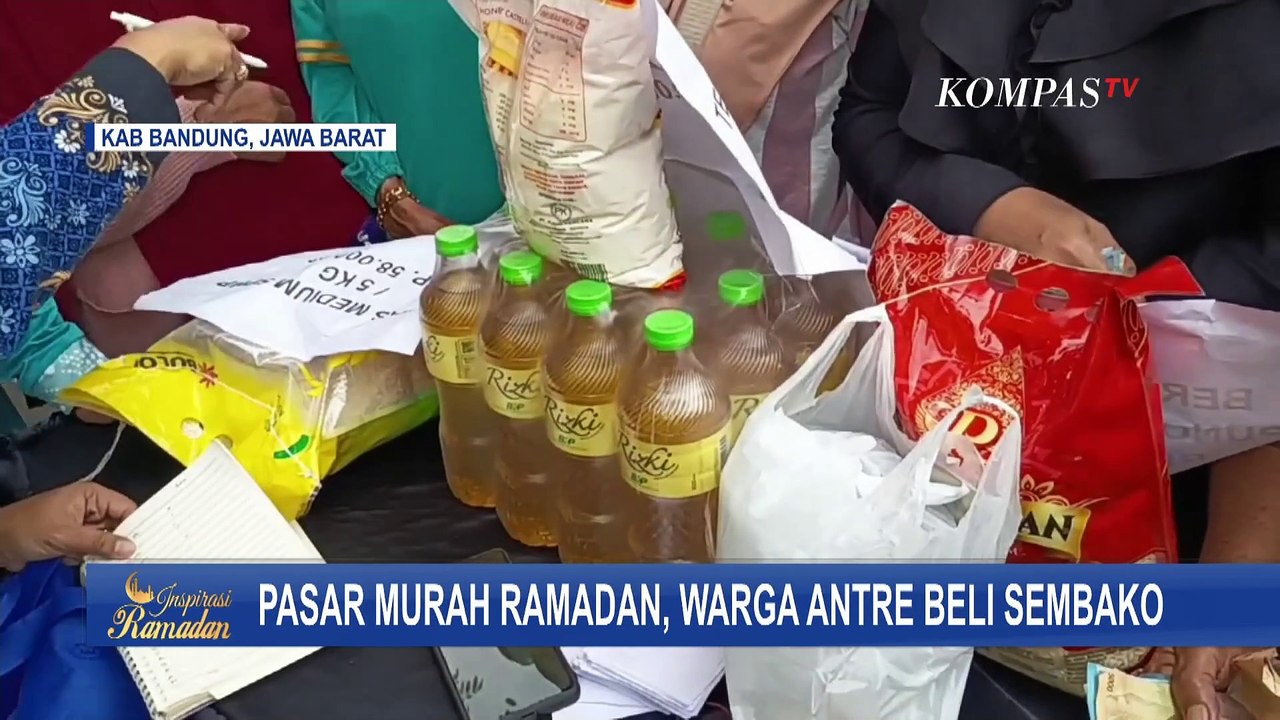 Warga Bandung Serbu Sembako di Pasar Murah Ramadan