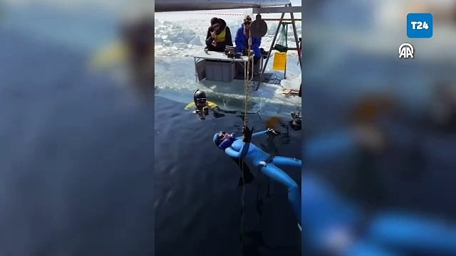 Şahika Ercümen iklim krizi için Baykal Gölü'ne buz altı dalış yaptı