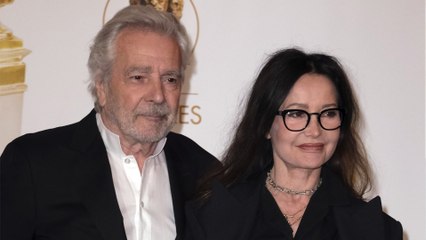 GALA VIDEO - Pierre Arditi chouchouté par sa femme Évelyne Bouix après ses soucis de santé : “Il y a une manière de me protéger…”