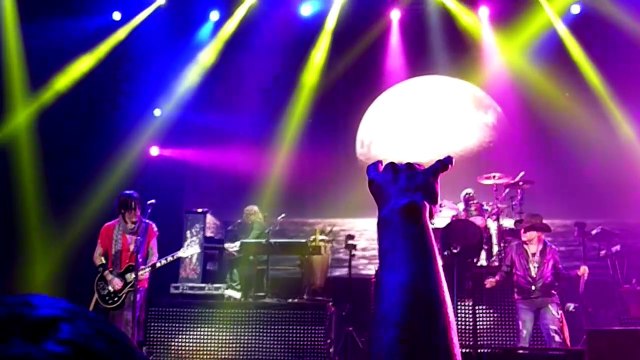 Guns N Roses - Knocking on Heavens Door