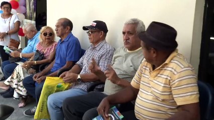 b'Idosa denuncia motorista de nibus por mals tratos'