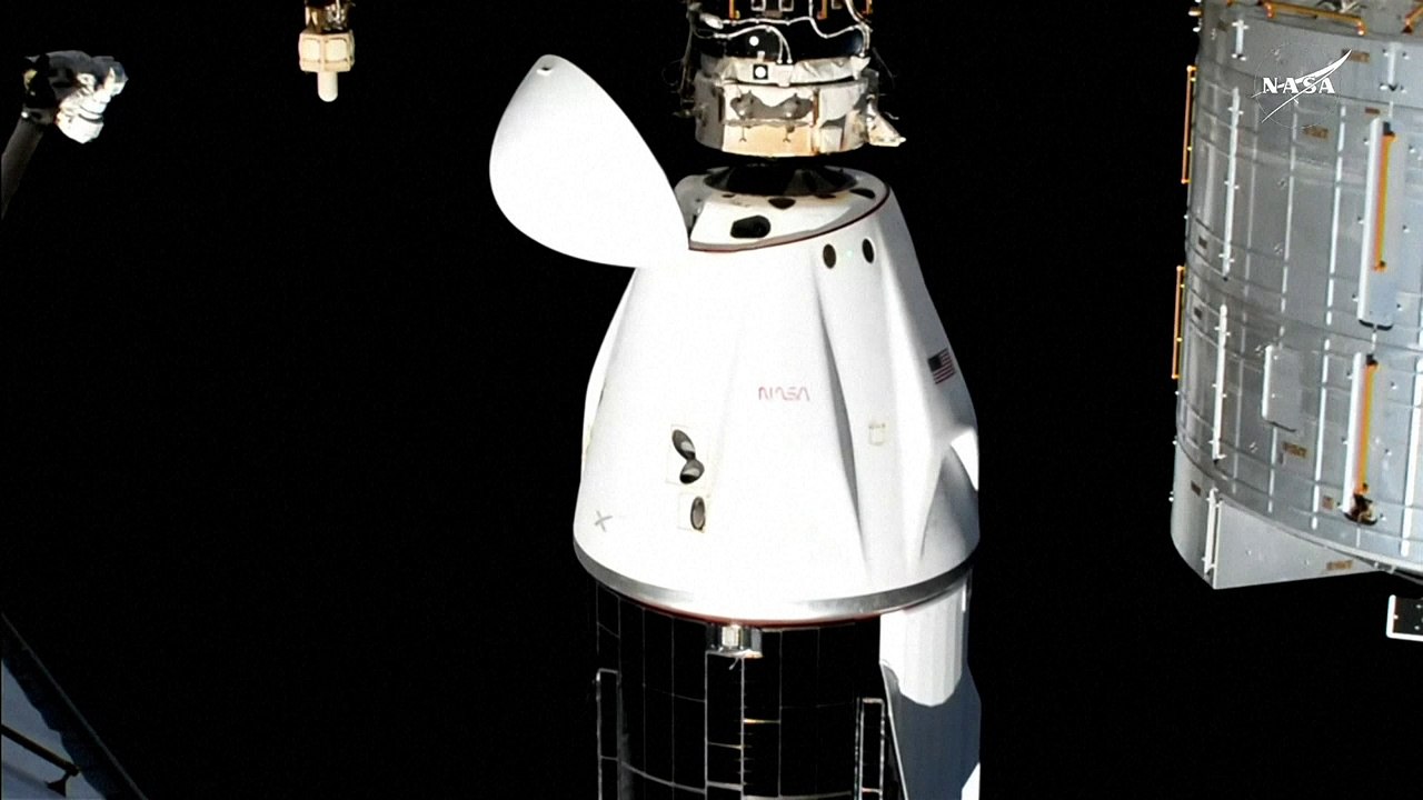 Astronautas que ficaram ‘presos’ no espaço iniciam viagem para retornar à Terra