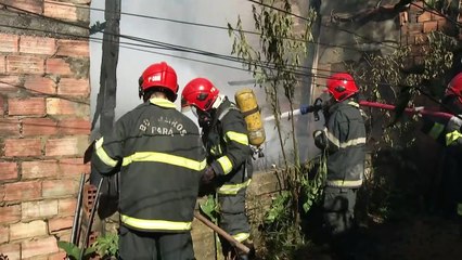 b'Inc\xaandio atinge casa no bairro da Terra Firme'