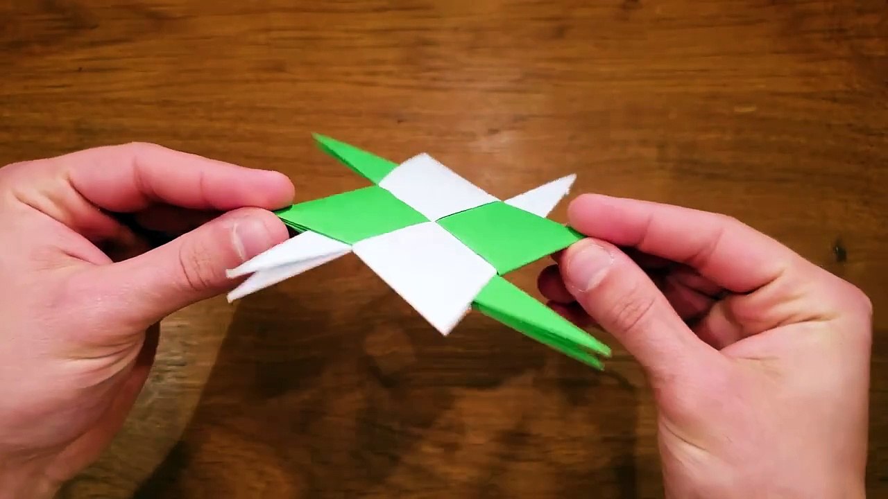 How To Make an Easy Paper Ninja Star (Shuriken) - Origami