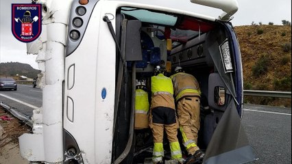 Vuelca un autobús con 44 viajeros del Imserso en la A-7 en Murcia