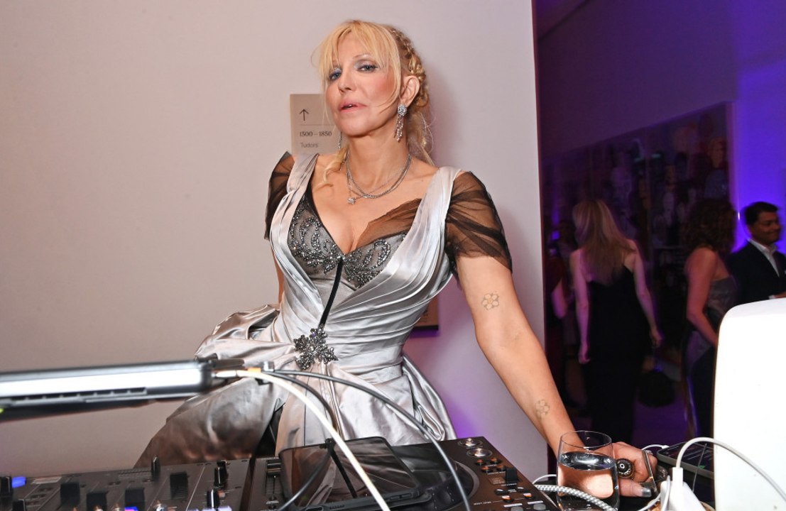 Wegen donald trump: courtney love verlässt usa für großbritannien