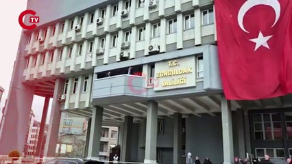 Vali balkona çıktı, CHP'lilere bağırdı: Siz paralel devlet misiniz?