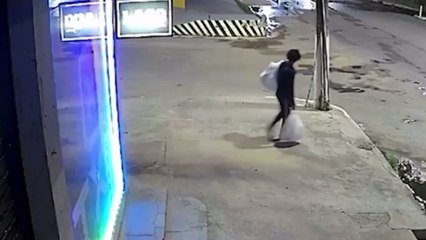 b'FURTO LOJA SANTAREM 201224'