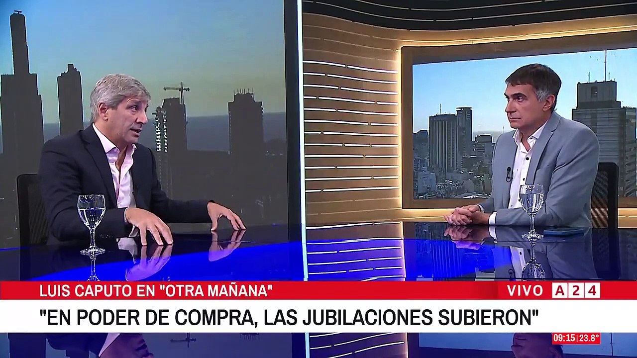 Caputo quiso defender a Milei pero lo dejó en offside