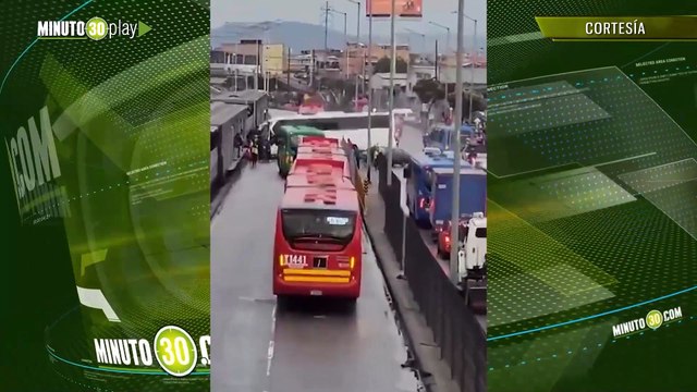 ¡Qué susto! Bus sin frenos impacta estación de TransMilenio y varios vehículos en Bosa