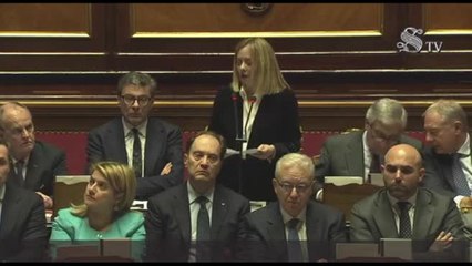 Meloni: "Se l'Ue vuole iper-regolamentare tutto non sopravviverà"