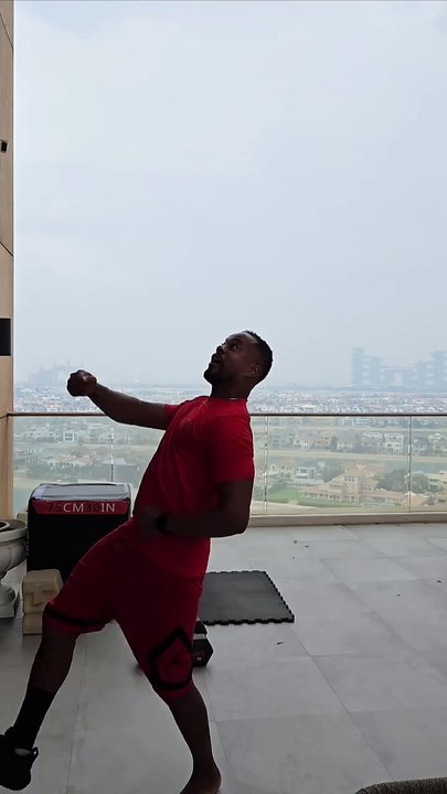 Patrice Evra enflamme la toile sur Be There Still de Davido ( vidéo)