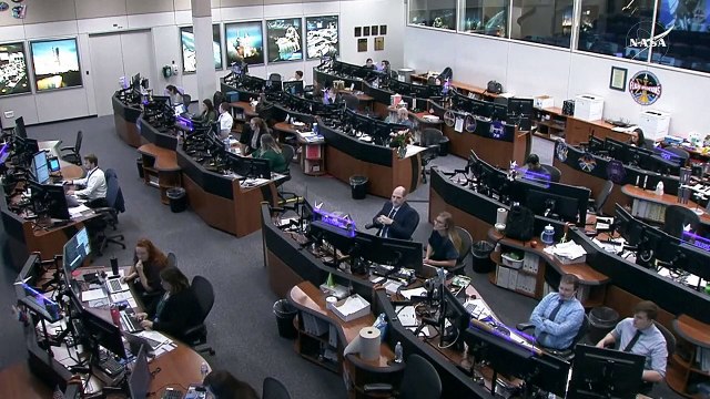 Astronautas varados durante nueve meses partieron de la Estación Espacial Internacional