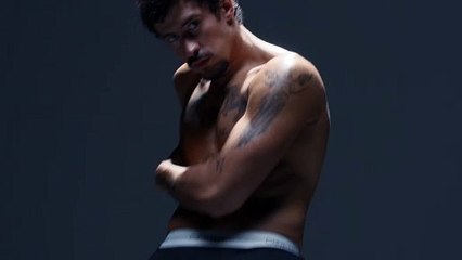 Bad Bunny Impacta en Redes con su Nuevo Look en Bóxers para Calvin Klein 🎤