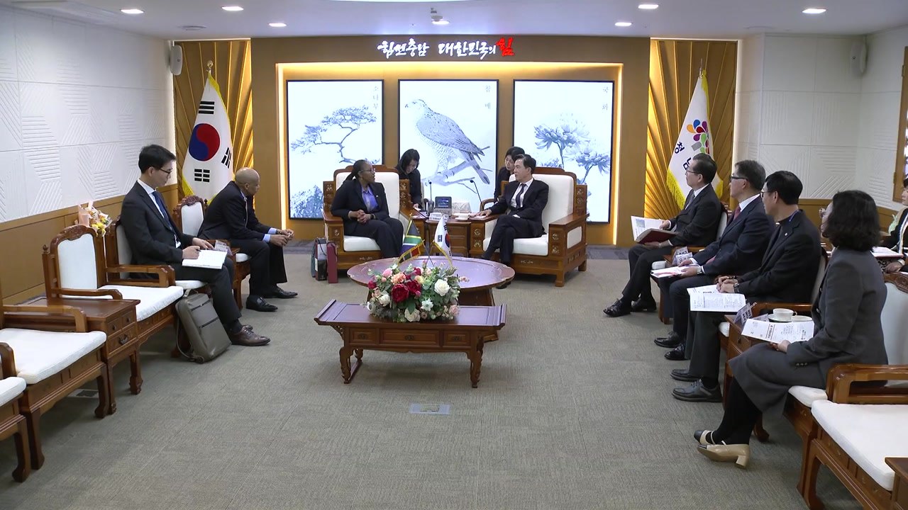 [충남] 김태흠, 주한 남아공 대사와 교류·협력 방안 논의 / YTN