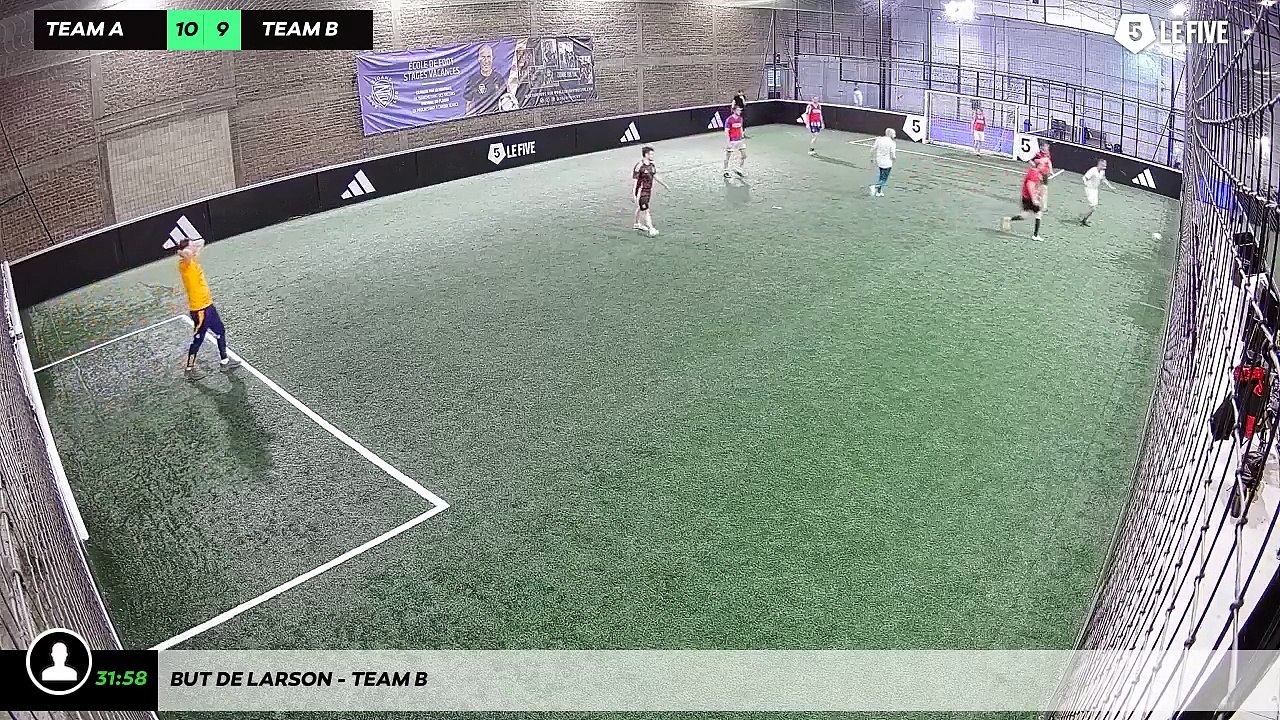 But de Larson - Team B