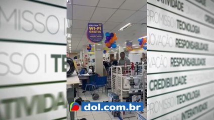 b'Homem destrb3i produtos em loja apb3s no conseguir trocar caixa de som com defeito na Zona da Mata'