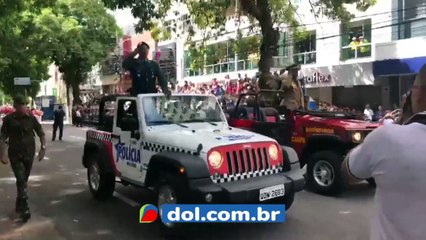 b'Marcha dos soldados durante o desfile do Sete de setembro'