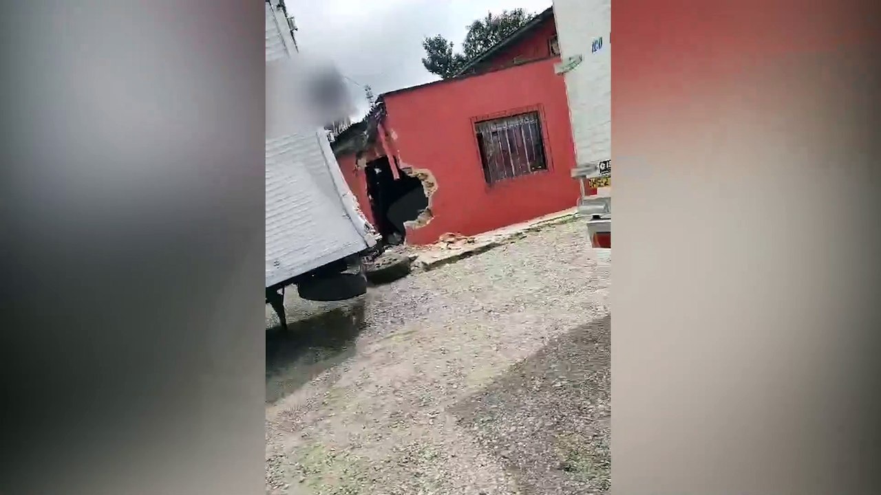 Homem destrói fachada de boate em Araucária