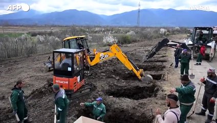 Macedonia del Nord, si scavano le tombe per le vittime del rogo al nightclub