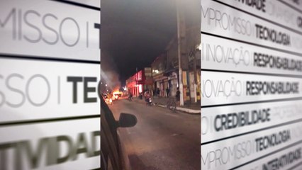 b'carro pega fogo no 40 horas'