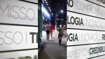 b'Drifting: Carro de luxo invade farma1cia em Bela9m'