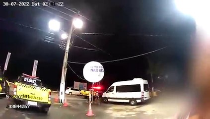 b'Mulher a9 denunciada apb3s oferecer dinheiro e sexo para se livrar de multa em rodovia de Salinb3polis'