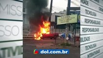 b'Carro pega fogo na Augusto Montenegro'