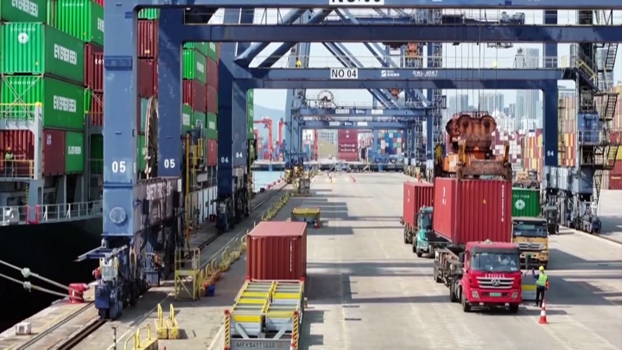 Treasurer issues grim message on economy if trade war takes hold