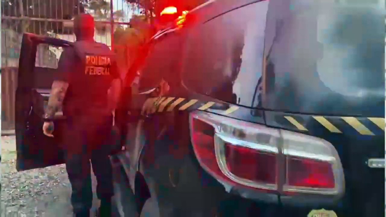 b'Operaa7o policial'