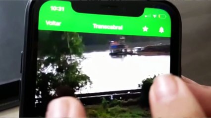 b'Video da balsa momentos antes de acertar a ponte'