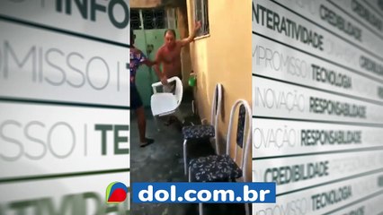 b'Homem leva amante para \xe2\x80\x98confra\xe2\x80\x99 dos amigos e a esposa chega de surpresa'