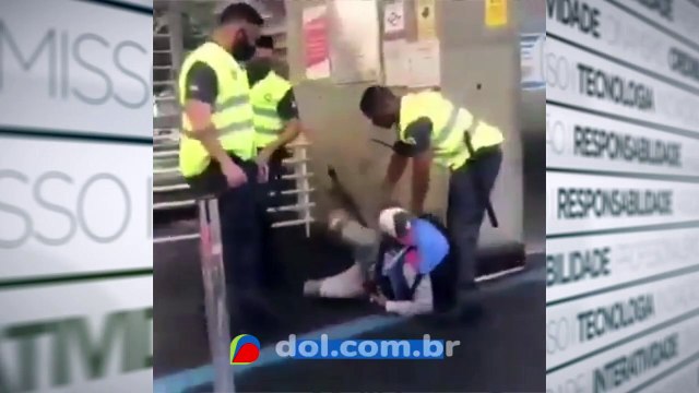 b'Vendedor ambulante de muletas a9 agredido por segurana7as da CPTM'