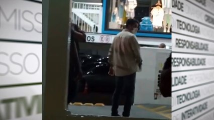b'Torcida protesta na sede do Paysandu'