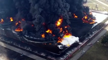 b'Incendio em refinaria na Indona9sia'