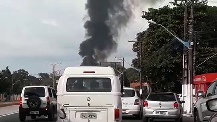 b'b4nibus pega fogo na Almirante Barroso 2'